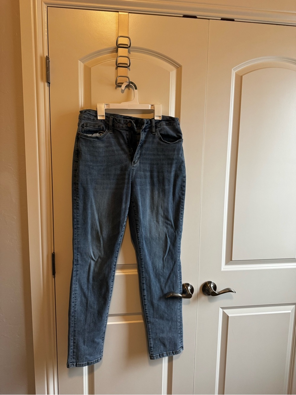 Judy Blue Medium Wash Skinny Jeans in Faded Blue